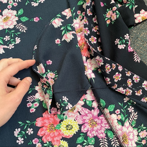 Divided Black Floral Robe - Picture 7 of 9